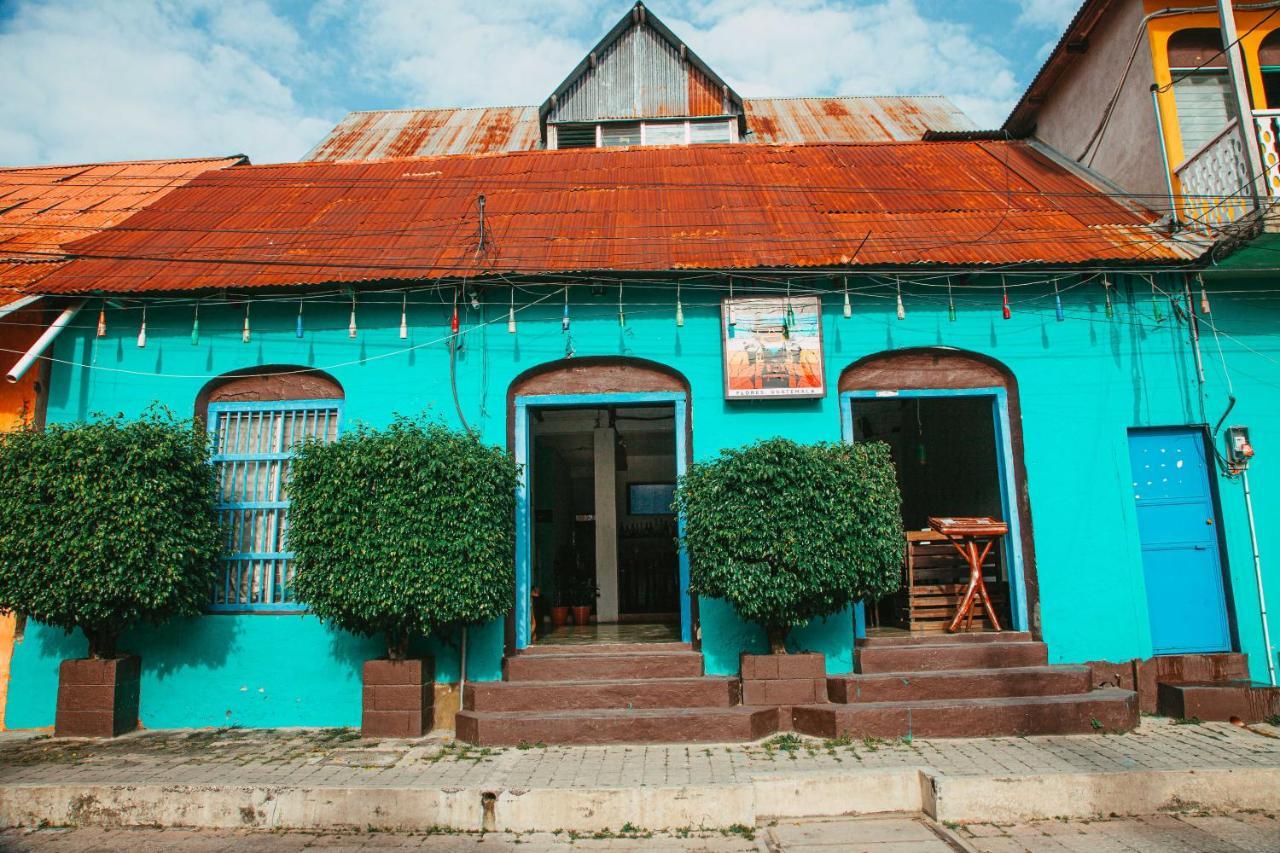 Tikal Backpackers Hostel Flores Exterior foto